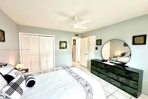 Condominio en venta en Hollywood, Florida, 1 dormitorio, 66.89 m2 № 1896068 - foto 22