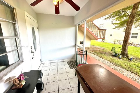 Condominio en venta en Hollywood, Florida, 1 dormitorio, 66.89 m2 № 1896068 - foto 5