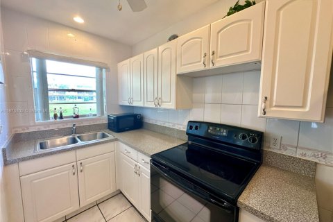 Condominio en venta en Hollywood, Florida, 1 dormitorio, 66.89 m2 № 1896068 - foto 9