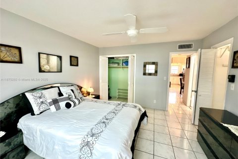 Condominio en venta en Hollywood, Florida, 1 dormitorio, 66.89 m2 № 1896068 - foto 14