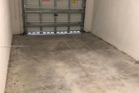 Снять в аренду виллу или дом в Хомстед, Флорида 4 спальни, 155.52м2, № 1950091 - фото 14