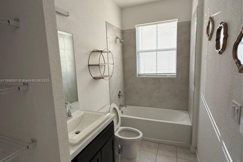 Снять в аренду виллу или дом в Хомстед, Флорида 4 спальни, 155.52м2, № 1950091 - фото 24