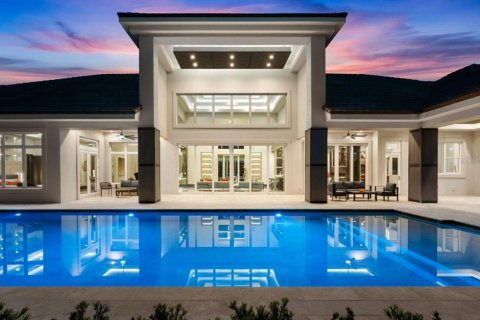 House in Ormond Beach, Florida 5 bedrooms, 478.54 sq.m. № 2121954 - photo 9