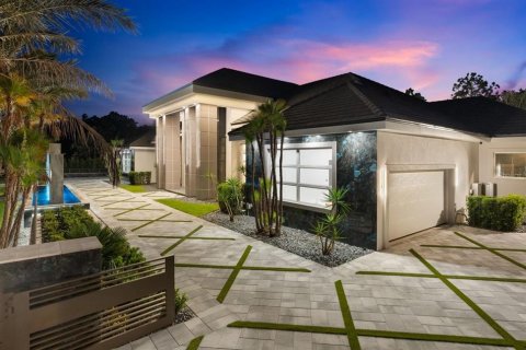 House in Ormond Beach, Florida 5 bedrooms, 478.54 sq.m. № 2121954 - photo 4