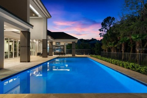 House in Ormond Beach, Florida 5 bedrooms, 478.54 sq.m. № 2121954 - photo 10