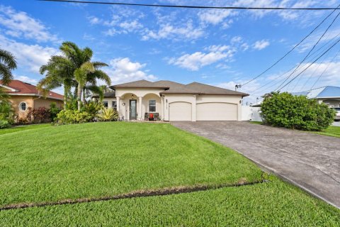 Villa ou maison à Port St. Lucie, Floride 4 chambres, 226.87 m2 № 2353008