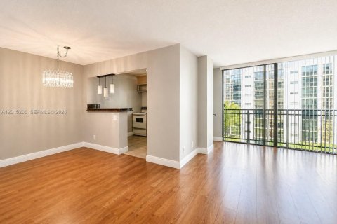 Copropriété à louer à Sunny Isles Beach, Floride: 2 chambres, 95.78 m2 № 2085670 - photo 2