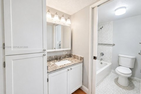 Copropriété à louer à Sunny Isles Beach, Floride: 2 chambres, 95.78 m2 № 2085670 - photo 15