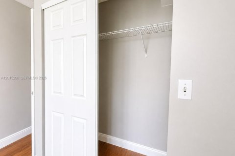 Copropriété à louer à Sunny Isles Beach, Floride: 2 chambres, 95.78 m2 № 2085670 - photo 21