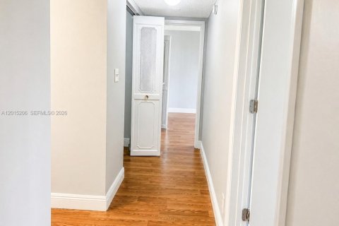 Copropriété à louer à Sunny Isles Beach, Floride: 2 chambres, 95.78 m2 № 2085670 - photo 17