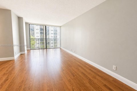 Copropriété à louer à Sunny Isles Beach, Floride: 2 chambres, 95.78 m2 № 2085670 - photo 6