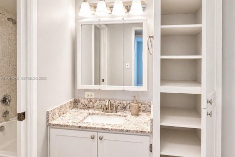 Copropriété à louer à Sunny Isles Beach, Floride: 2 chambres, 95.78 m2 № 2085670 - photo 23