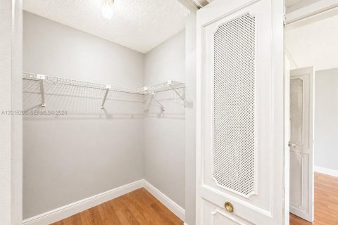 Copropriété à louer à Sunny Isles Beach, Floride: 2 chambres, 95.78 m2 № 2085670 - photo 25