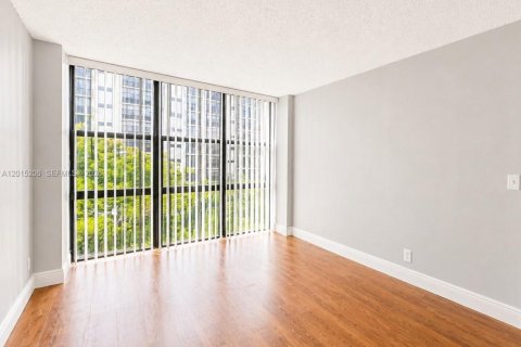 Copropriété à louer à Sunny Isles Beach, Floride: 2 chambres, 95.78 m2 № 2085670 - photo 19