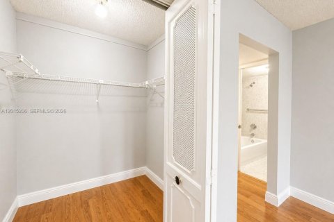 Copropriété à louer à Sunny Isles Beach, Floride: 2 chambres, 95.78 m2 № 2085670 - photo 14
