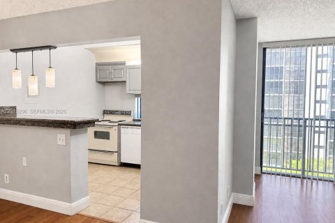 Copropriété à louer à Sunny Isles Beach, Floride: 2 chambres, 95.78 m2 № 2085670 - photo 11