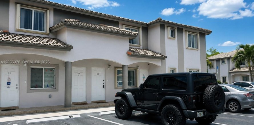 Condo à Doral, Floride, 3 chambres  № 2084286