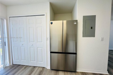 Copropriété à louer à Doral, Floride: 3 chambres, 119.84 m2 № 2084286 - photo 11