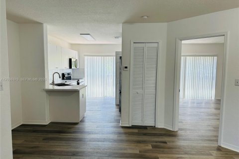 Copropriété à louer à Doral, Floride: 3 chambres, 119.84 m2 № 2084286 - photo 14