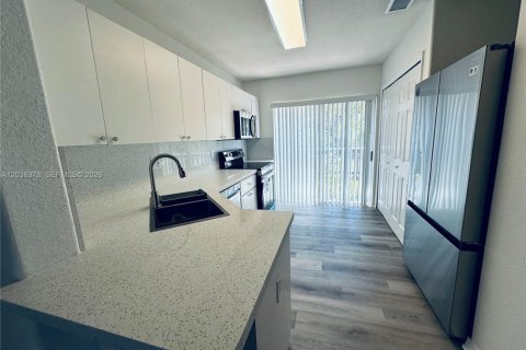 Copropriété à louer à Doral, Floride: 3 chambres, 119.84 m2 № 2084286 - photo 7