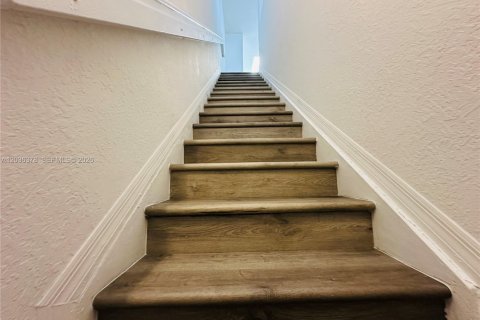 Copropriété à louer à Doral, Floride: 3 chambres, 119.84 m2 № 2084286 - photo 2