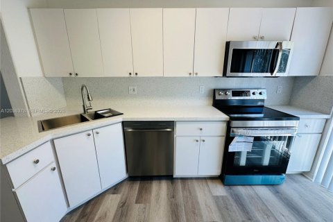 Copropriété à louer à Doral, Floride: 3 chambres, 119.84 m2 № 2084286 - photo 9