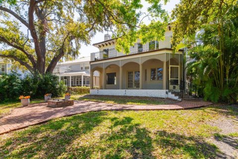 House in Tampa, Florida 5 bedrooms, 316.43 sq.m. № 1584842 - photo 12