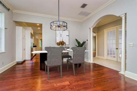 House in Tampa, Florida 5 bedrooms, 316.43 sq.m. № 1584842 - photo 23