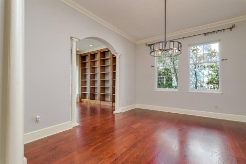 House in Tampa, Florida 5 bedrooms, 316.43 sq.m. № 1584842 - photo 24