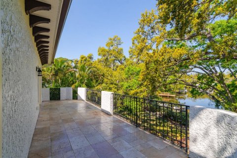 House in Tampa, Florida 5 bedrooms, 316.43 sq.m. № 1584842 - photo 16