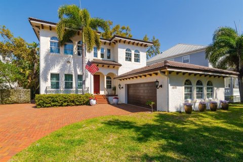 House in Tampa, Florida 5 bedrooms, 316.43 sq.m. № 1584842 - photo 3