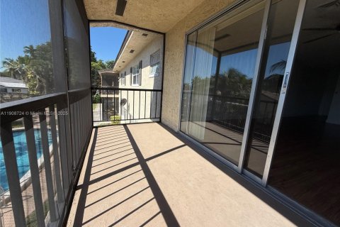 Condominio en venta en Coral Springs, Florida, 2 dormitorios, 114.27 m2 № 1965103 - foto 8