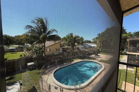 Condominio en venta en Coral Springs, Florida, 2 dormitorios, 114.27 m2 № 1965103 - foto 19