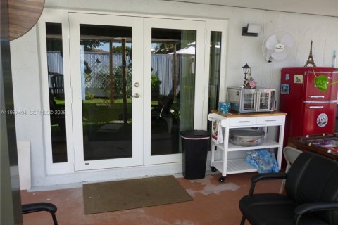 Купить виллу или дом в Майами, Флорида 3 спальни, 96.25м2, № 2047790 - фото 13