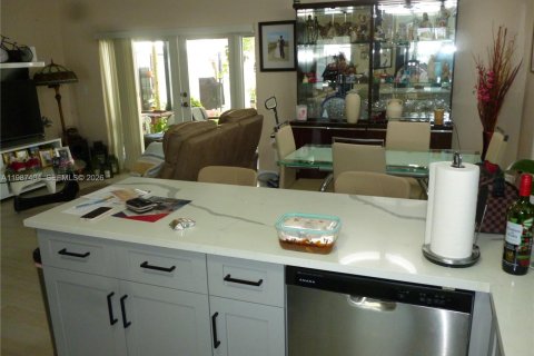 Купить виллу или дом в Майами, Флорида 3 спальни, 96.25м2, № 2047790 - фото 14