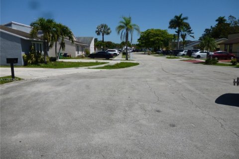 Купить виллу или дом в Майами, Флорида 3 спальни, 96.25м2, № 2047790 - фото 4