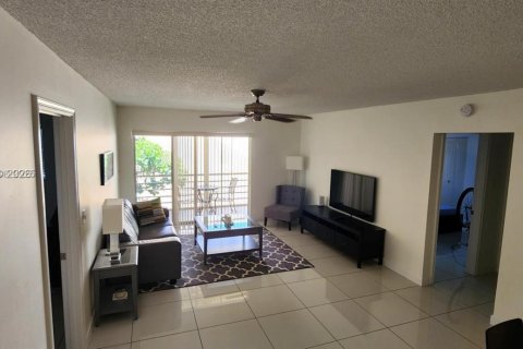 Copropriété à louer à Deerfield Beach, Floride: 2 chambres, 92.9 m2 № 1997896 - photo 4