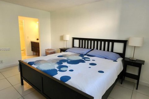 Copropriété à louer à Deerfield Beach, Floride: 2 chambres, 92.9 m2 № 1997896 - photo 8