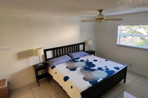 Copropriété à louer à Deerfield Beach, Floride: 2 chambres, 92.9 m2 № 1997896 - photo 9