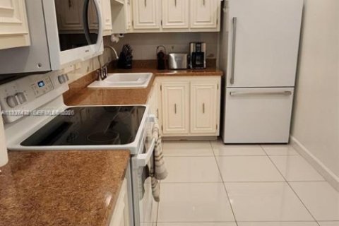 Copropriété à louer à Deerfield Beach, Floride: 2 chambres, 92.9 m2 № 1997896 - photo 2