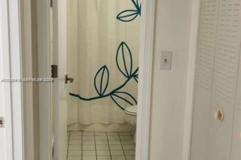 Copropriété à louer à Deerfield Beach, Floride: 2 chambres, 92.9 m2 № 1997896 - photo 10