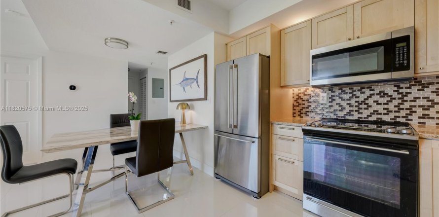 Condominio en Miami, Florida, 2 dormitorios № 1814114