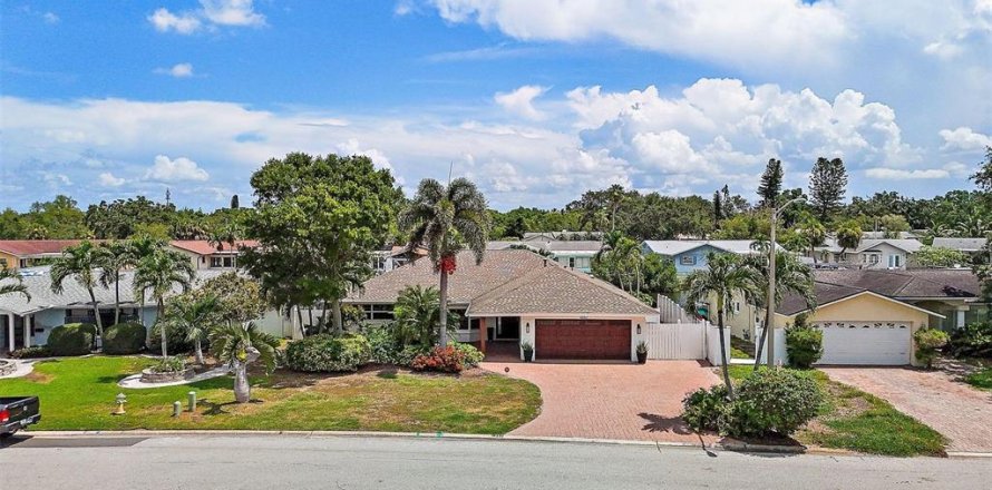 Casa en Saint Petersburg, Florida 3 dormitorios, 166.2 m2 № 1841437