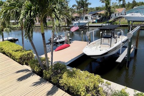Casa en venta en Saint Petersburg, Florida, 3 dormitorios, 166.2 m2 № 1841437 - foto 3