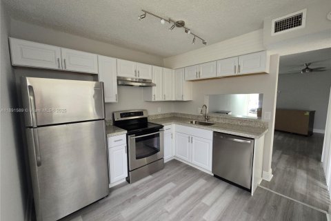 Condo in Homestead, Florida, 2 bedrooms  № 1944123 - photo 2