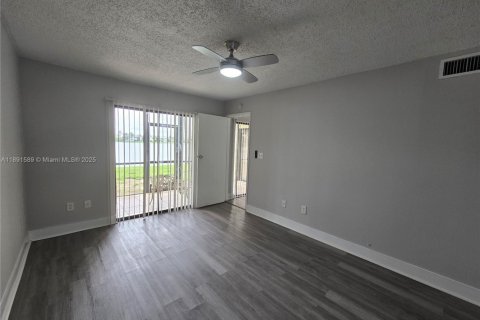 Condo in Homestead, Florida, 2 bedrooms  № 1944123 - photo 3