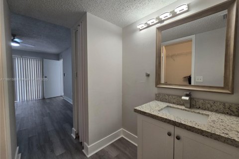 Condo in Homestead, Florida, 2 bedrooms  № 1944123 - photo 6