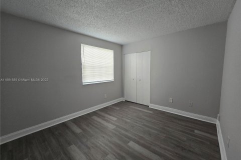 Condo in Homestead, Florida, 2 bedrooms  № 1944123 - photo 10