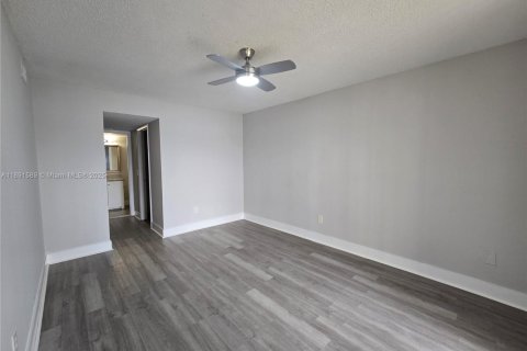 Condo in Homestead, Florida, 2 bedrooms  № 1944123 - photo 7