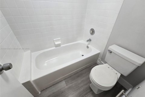 Condo in Homestead, Florida, 2 bedrooms  № 1944123 - photo 8